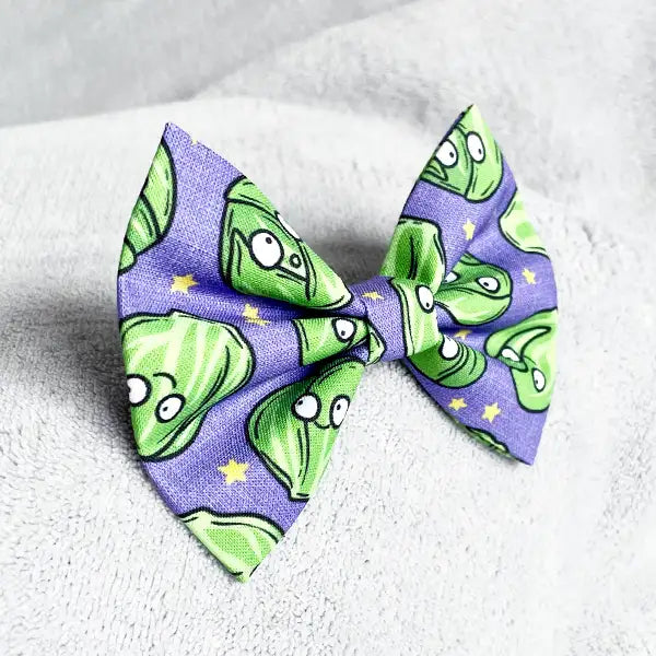Twist and Sprout Dog Bow Tie